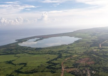 Laguna Redonda: La imagen fue tomada por Максим Улитин y se utiliza bajo la licencia CC BY 3.0. Crédito: Максим Улитин / Wikimedia Commons.